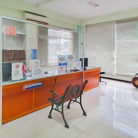Urbanview Hotel Bartu Moh Toha Bandung By Reddoorz Εξωτερικό φωτογραφία